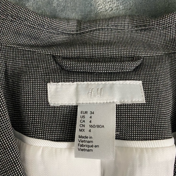 Blazer from H&M - Picture 2 of 4